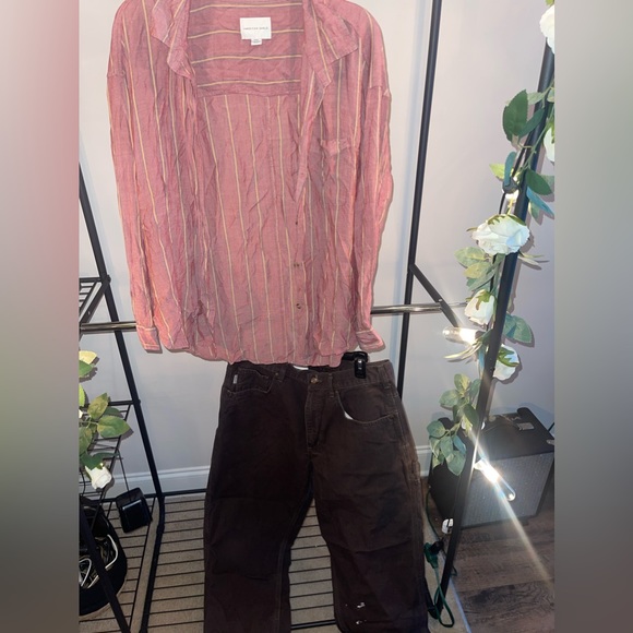 Carhartt jeans and button up - Picture 2 of 3